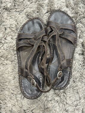 Born Womens Strappy Gladiator Sandals  Pewter Leather Flat size 9./40.5
